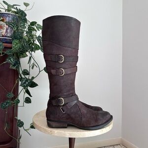 Vintage brown leather knee-high boots with buckle straps details Size 8